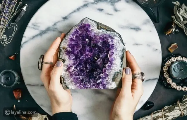 الأحجار الكريمة: معلومات عن حجر بخت شهر فبراير الجمشت