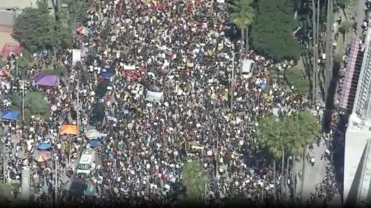 شاهد.. تظاهرات حاشدة تجتاح الولايات المتحدة ضد إدارة الهجرة