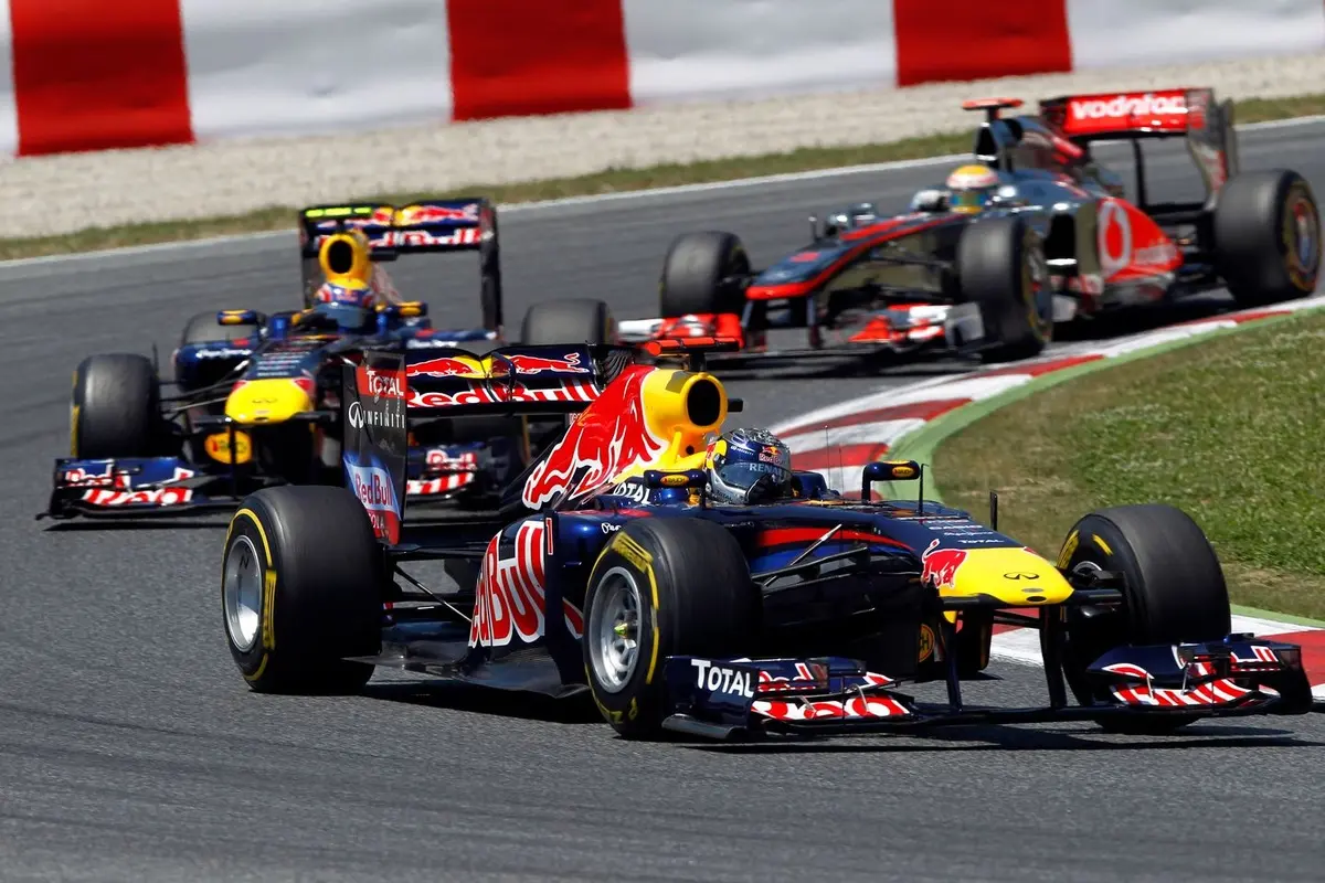 Red Bull Supercars drivers take on five-lap F1 challenge in title-winning RB7