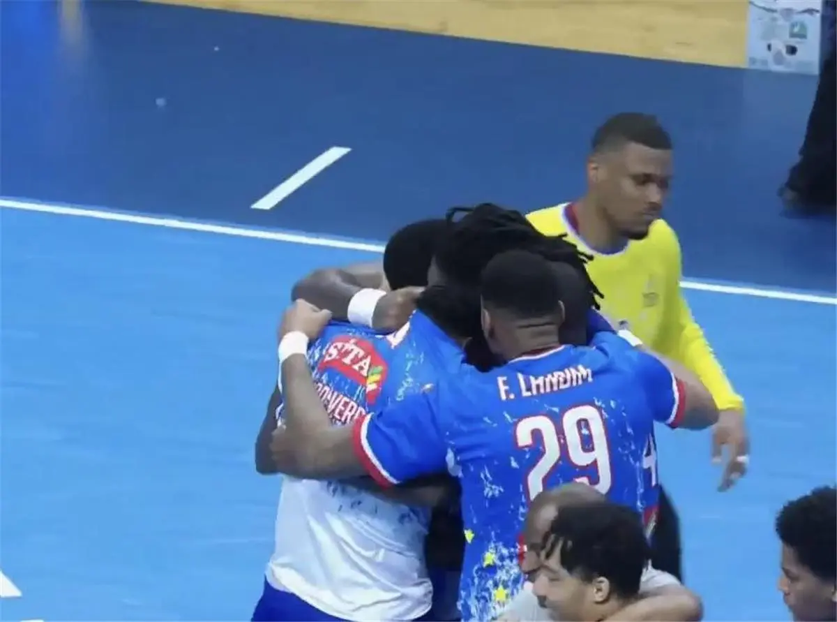 الرأس الأخضر يحصد برونزية كأس أمم إفريقيا لكرة اليد عقب الفوز على الجزائر