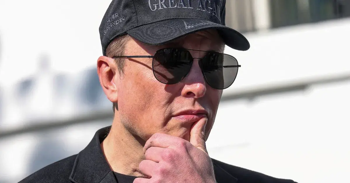 ماسك: رفضت عدة دعوات من إبستين.. ووثائق: تواصلهما كان أعمق