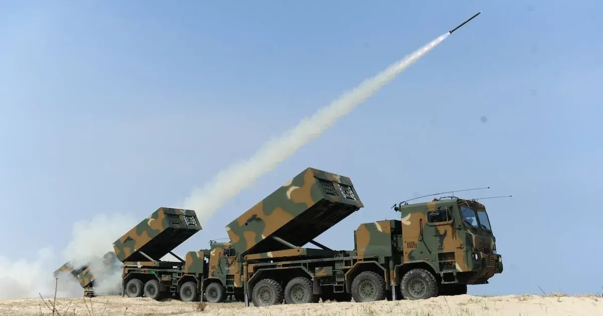 كوريا الجنوبية توقّع اتفاقاً مع النرويج لتوريد أنظمة مدفعية صاروخية