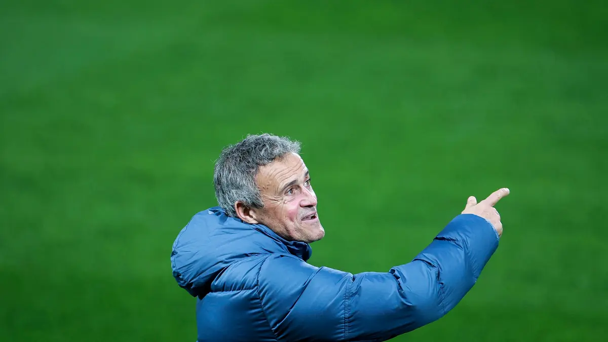 إنريكي يهاجم نظام دوري أبطال أوروبا الجديد ويصفه بغير العادل