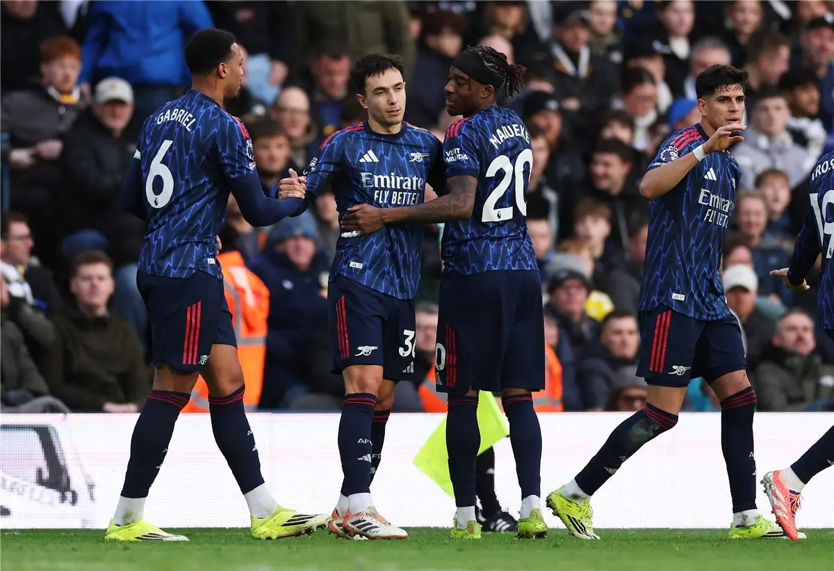 آرسنال يعزز صدارته للدوري الإنجليزي برباعية أمام ليدز