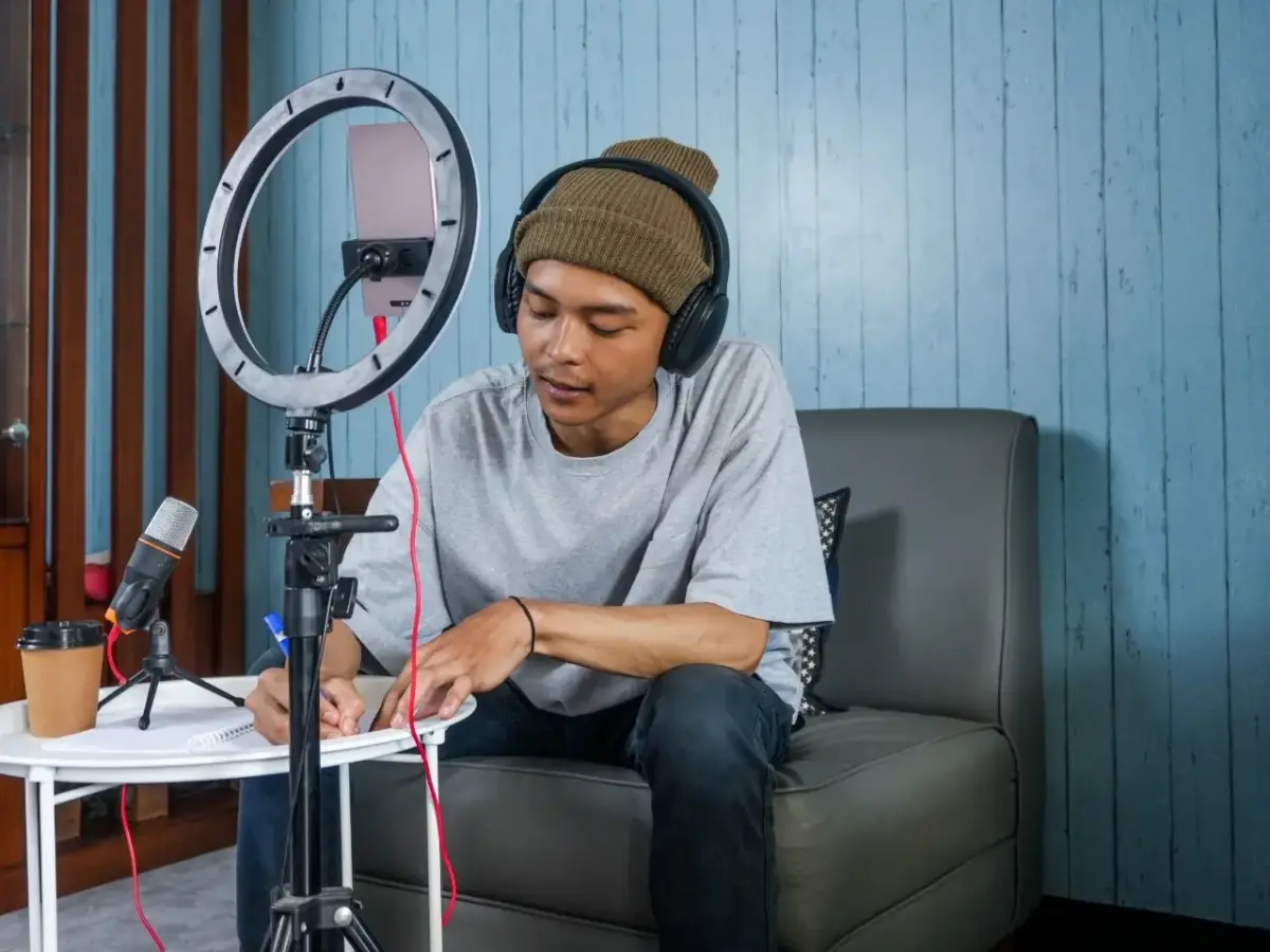 تقرير: 6 من كل 10 صناع المحتوى بإفريقيا يحققون أقل من 100 دولار شهرياً - عالم التقنية