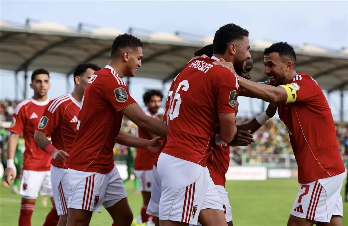 الأهلي يعلن عن صفقة جديدة.. "المهاجم المنتظر"