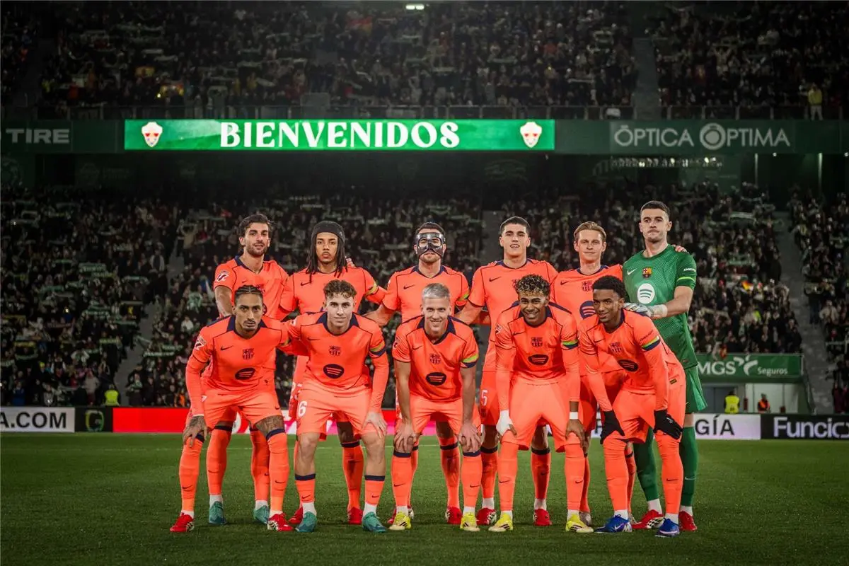 انتكاسة جديدة.. تغيير اضطراري من فليك في مباراة برشلونة وإلتشي