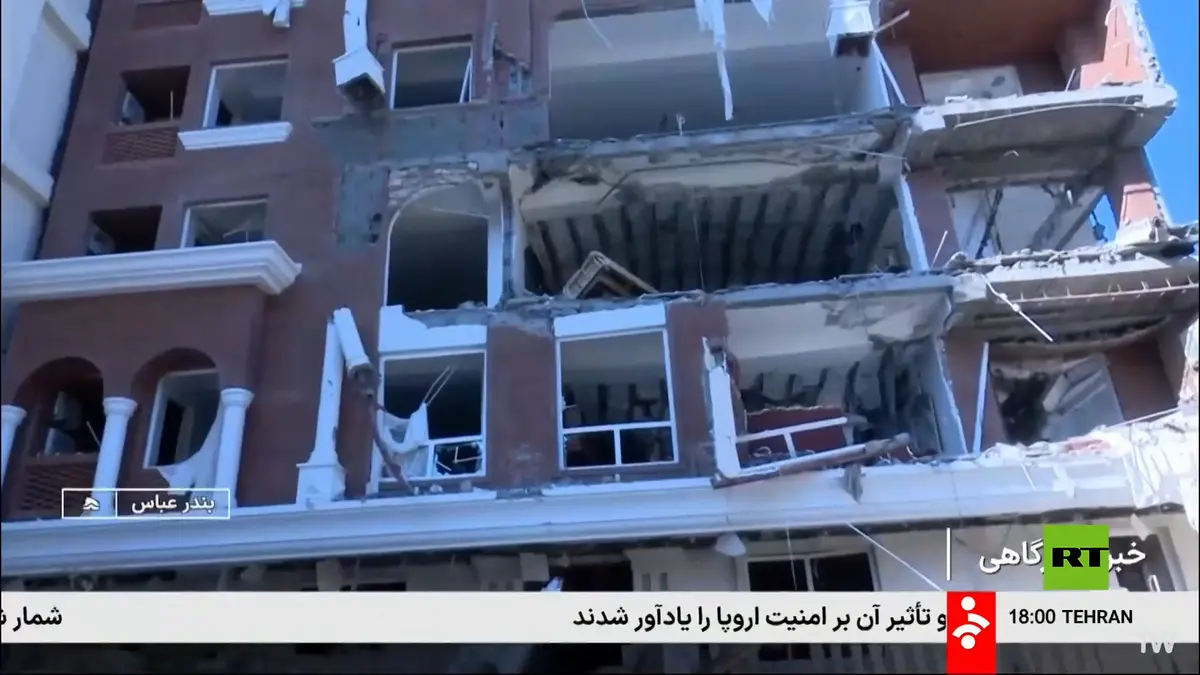 آثار انفجار بمبنى سكني في بندر عباس جنوبي إيران