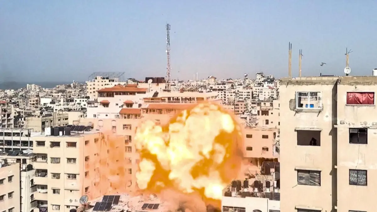 مقتل 28 على الأقل بينهم نساء وأطفال في غارات إسرائيلية هي الأعنف على غزة منذ أسابيع