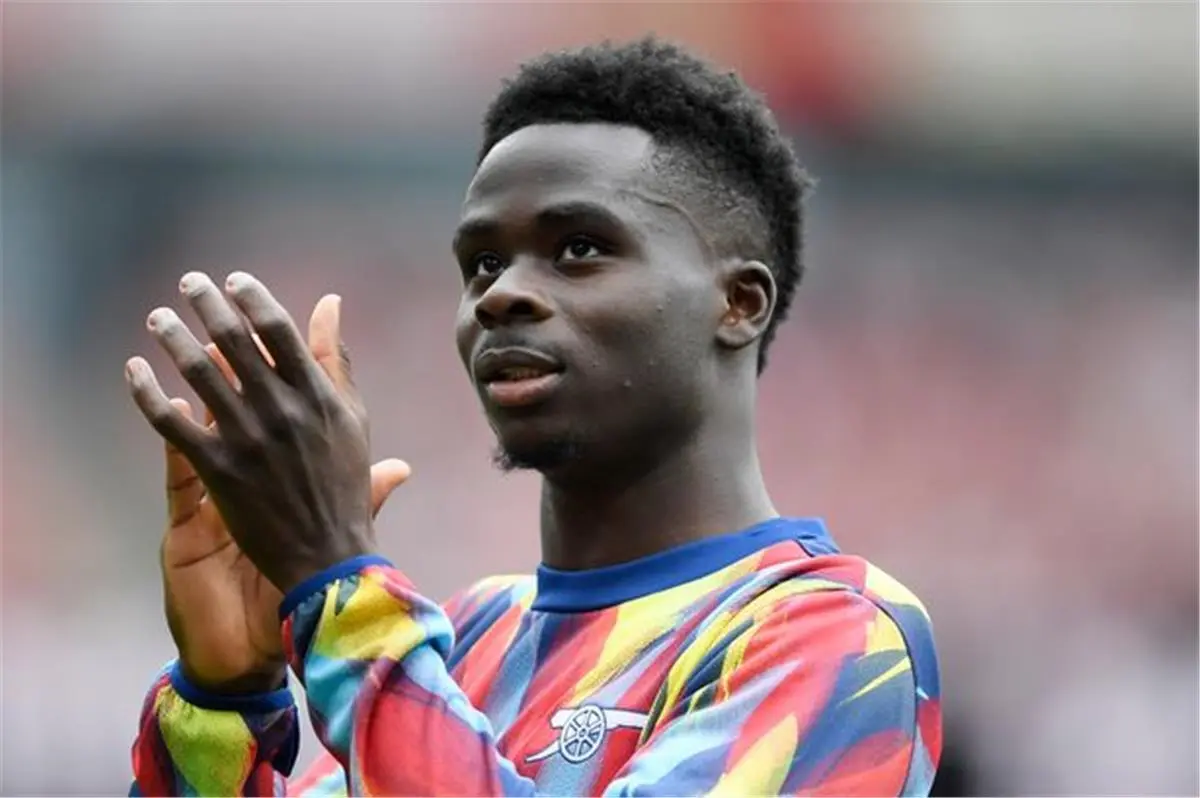 سبب غياب ساكا عن قائمة آرسنال لمباراة ليدز في الدوري الإنجليزي