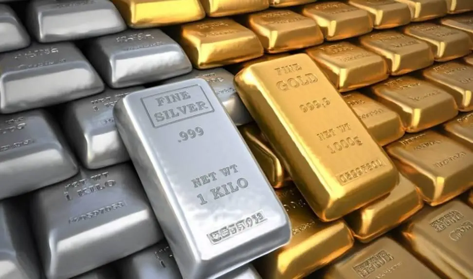 غادرا الذروة.. الذهب والفضة يطيحان بـ 7.4 تريليون دولار