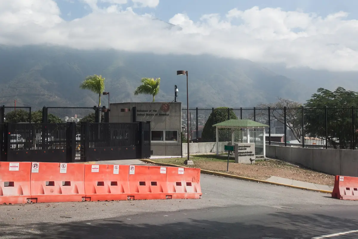 سفيرة أمريكية تصل إلى فنزويلا لإعادة فتح البعثة الدبلوماسية