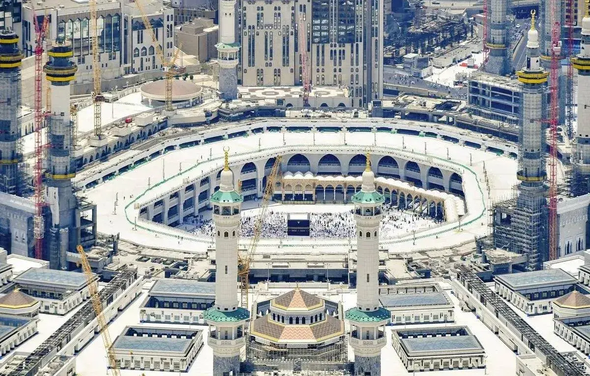 السعودية: «الحج والعمرة» توقف التعاقد مع 1800 وكالة سفر خارجية لقصور الأداء