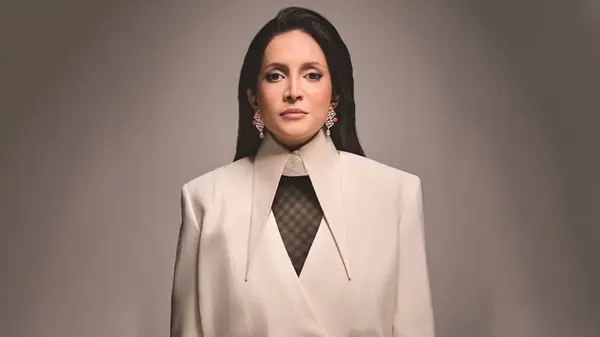 زهرة الخليج - نصره البوعينين: البيت كان نافذتي الأولى على العالم