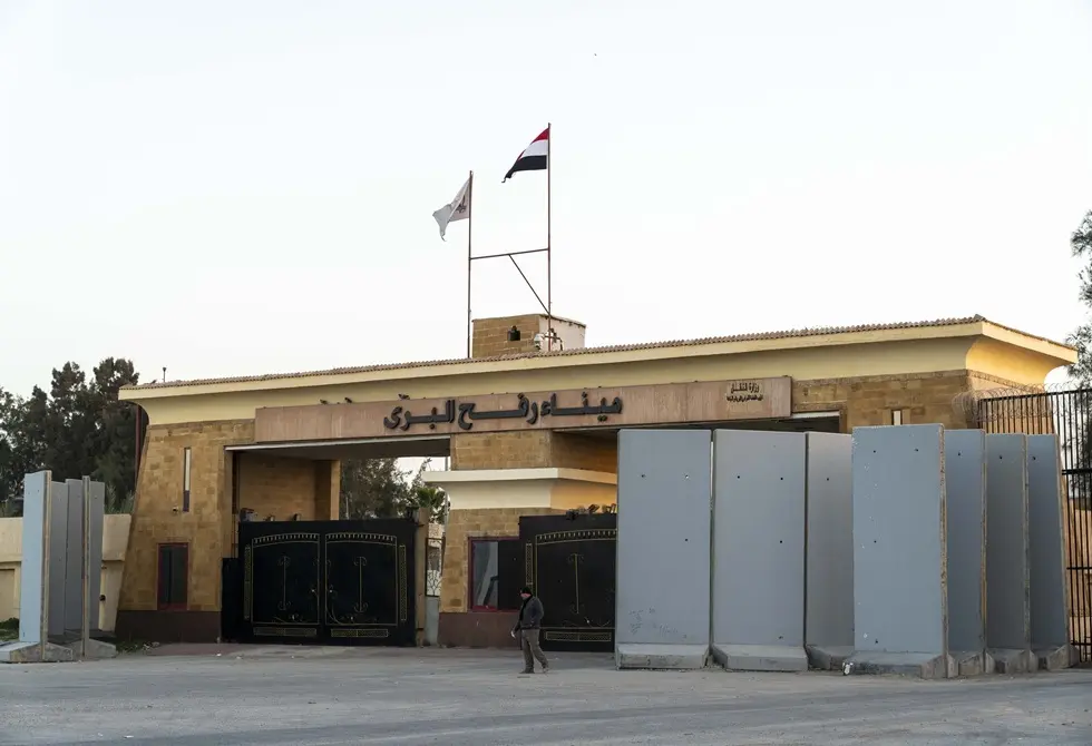 أول صورة لافتتاح معبر رفح.. و"حماس" تحذر من حصار جديد