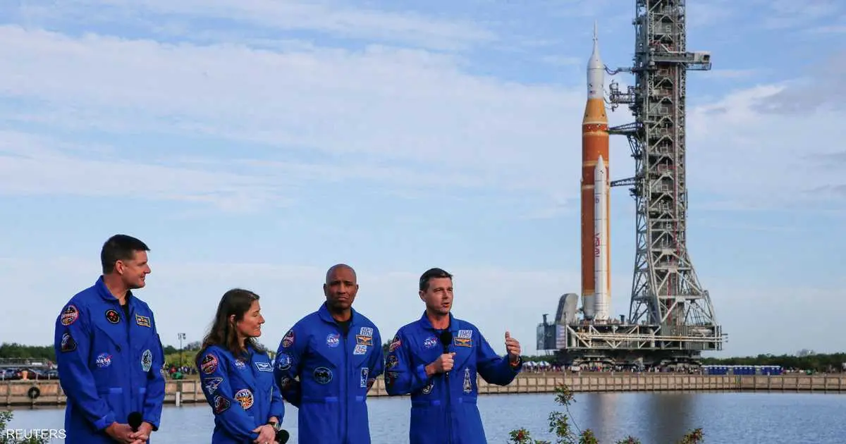 بدء العد التنازلي لأول رحلة مأهولة إلى القمر منذ 1972