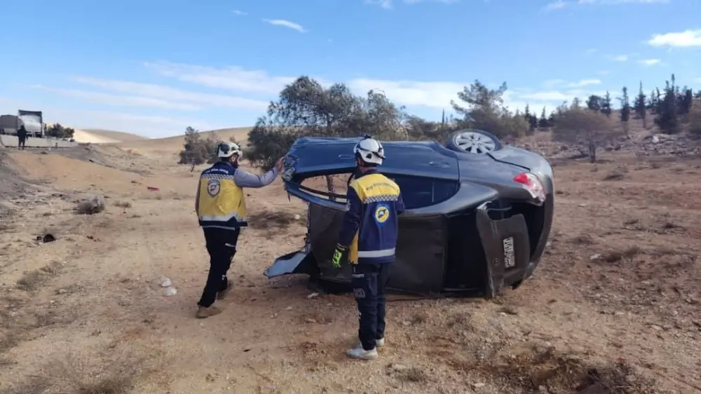 الدفاع المدني يستجيب لـ4 حوادث سير ويسجّل وفاة وإصابة واحدة