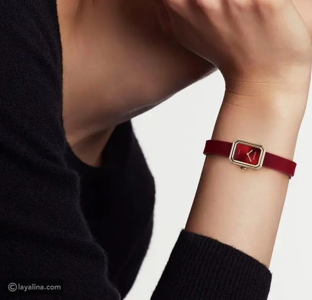 ساعة Chanel بريميير ريبون 2026: ساعة فاخرة بحزام مخملي أحمر وتصميم كلاسيكي أنيق