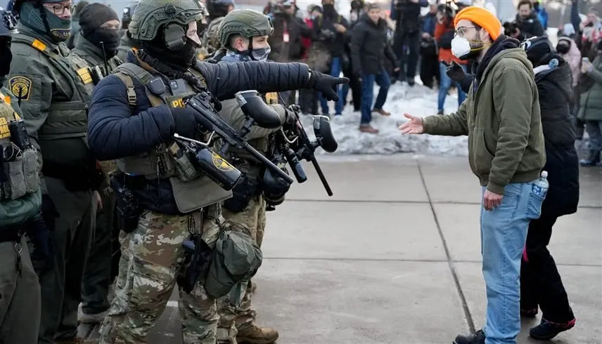 بعد تزايد الرفض..ترامب يأمر إدارة الهجرة بالتوقف عن التدخل في احتجاجات مدن الديمقراطيين - موقع 24