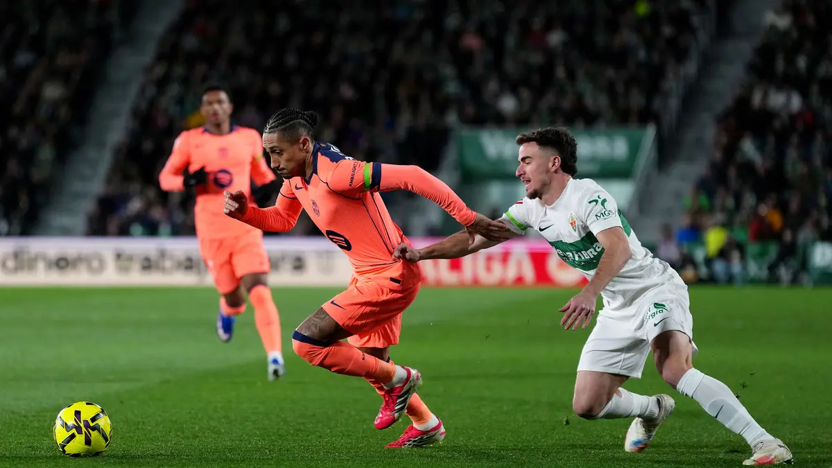 برشلونة يوسع الفارق مع ريال مدريد بانتصار استعراضي على إلتشي