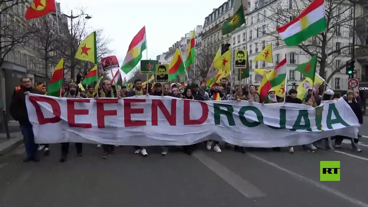 المئات يتظاهرون في باريس مطالبين بحماية المجتمع الكردي في سوريا