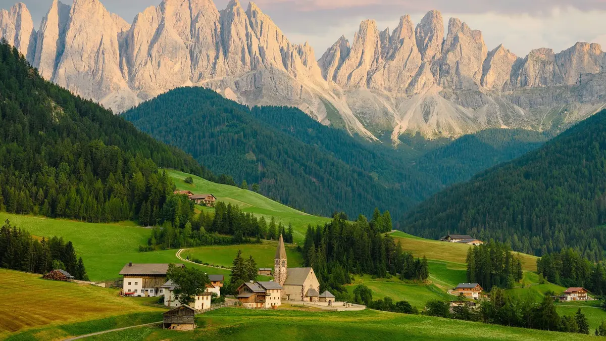 قرية إيطالية تقيد الوصول إلى كنيستها بعد تفاقم شهرتها عبر "إنستغرام"