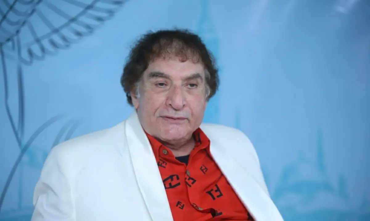 محيي إسماعيل ينفي إصابته بجلطة في المخ بمكالمة هاتفية من دار إقامة كبار الفنانين