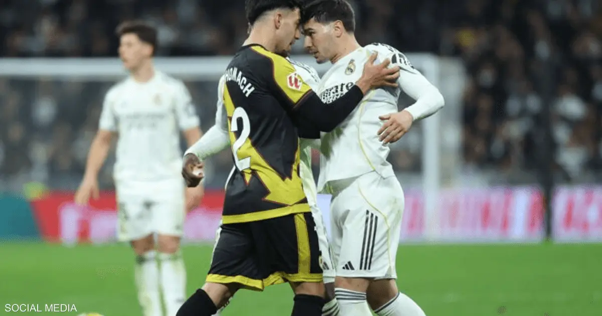 صور "مشادة" بين دياز وأخوماش تشعل مواقع التواصل في المغرب