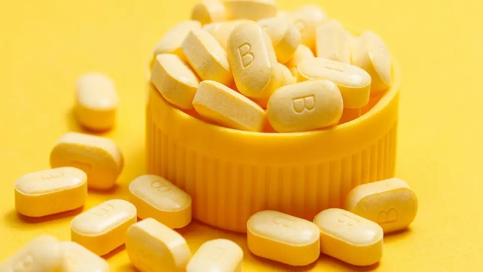 فيتامين يساهم في تنظيم حركة الأمعاء وعلاج الالتهابات