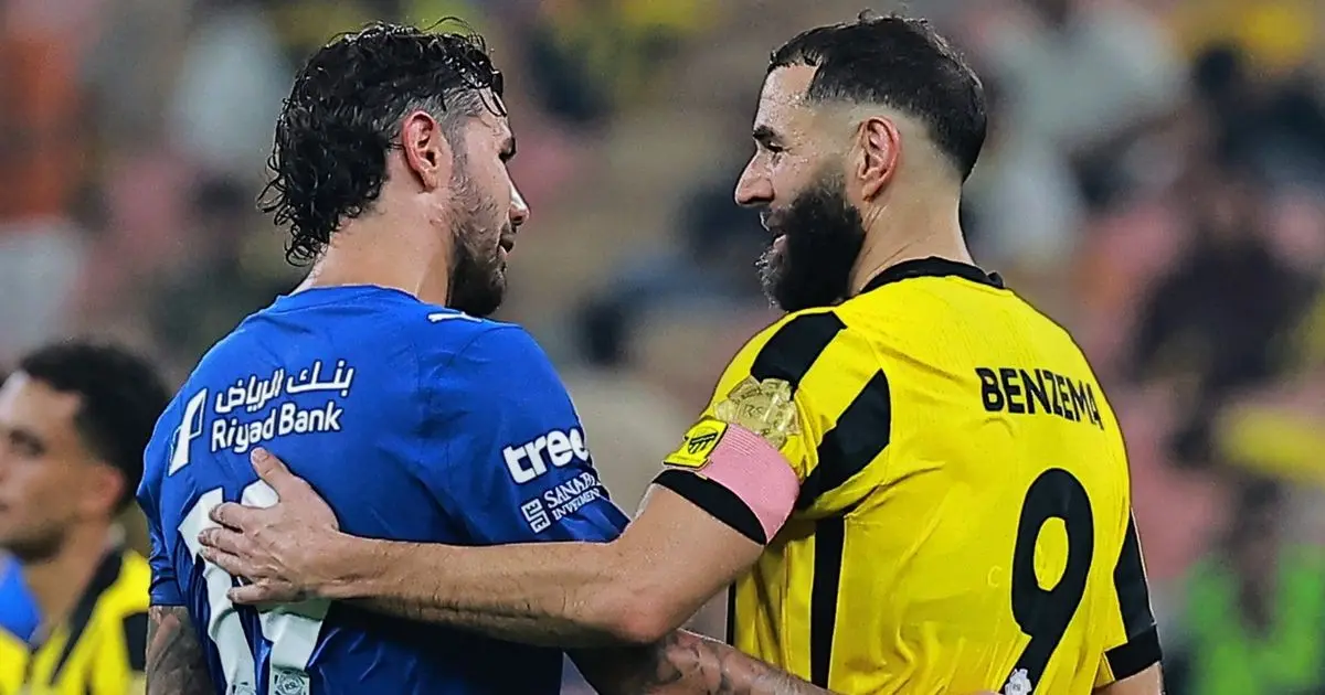 صفقة الموسم تقترب.. بنزيما يتفق مع الهلال ومفاوضات حول الراتب والمدة