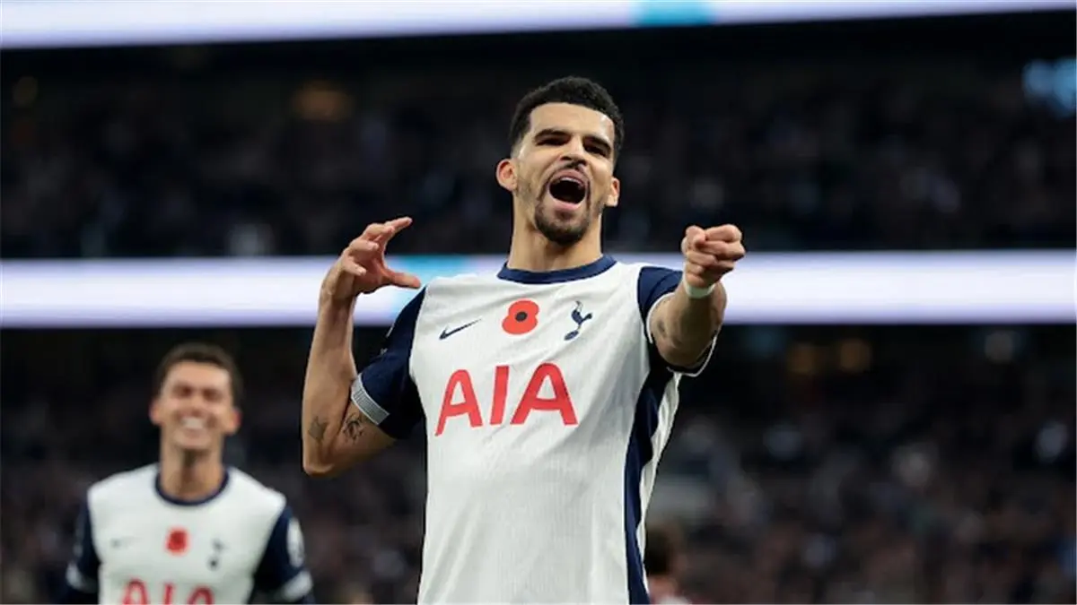 سولانكي يسجل هدفًا أسطوريًا بـ"الكعب" ويتعادل لـ توتنهام أمام مانشستر سيتي