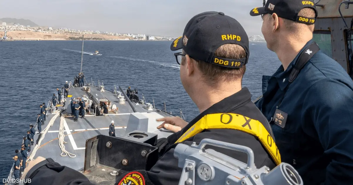 المدمرة الأميركية ديلبرت دي بلاك تغادر ميناء إيلات