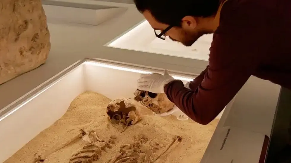 اكتشاف طفرة جينية نادرة لدى نساء عشن قبل 12000 عام