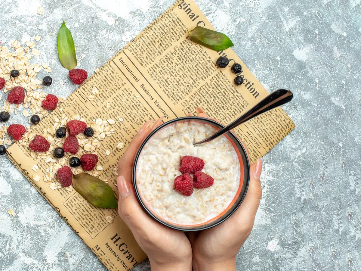 هل يمكن أن يساعد الشوفان في خفض الكولسترول؟ اختصاصية تغذية تجيب