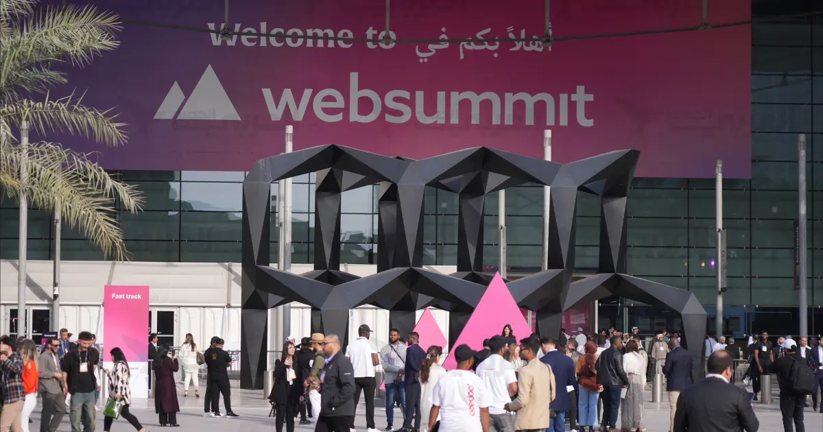 أمير قطر يزور معرض قمة الويب 2026 في الدوحة