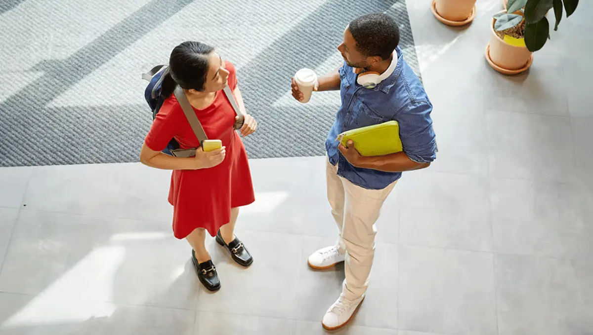 لا تستهن بالصداقات المهنية فقد تصنع الفارق في أداء الموظفين