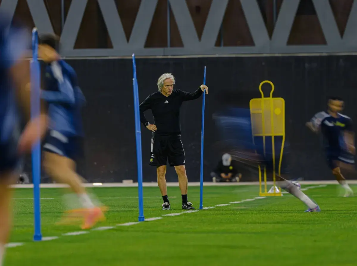الدوري السعودي: قمة نارية بين الهلال والأهلي على صدارة الترتيب