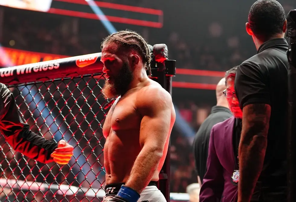 المقاتل الأذربيجاني فيزيف يتعرض لهزيمة ساحقة (فيديو)