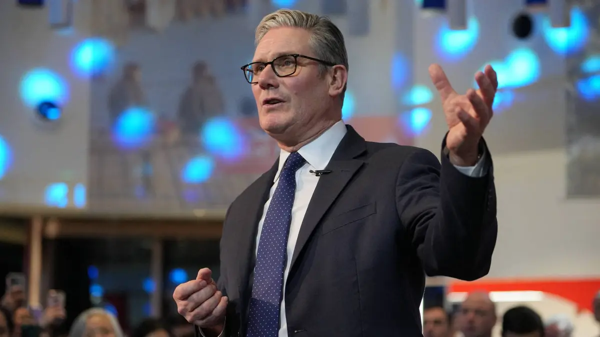 لتعزيز مخزونات السلاح.. ستارمر يدعو لتجاوز خلافات التمويل وبدء شراكة دفاعية أوسع مع أوروبا