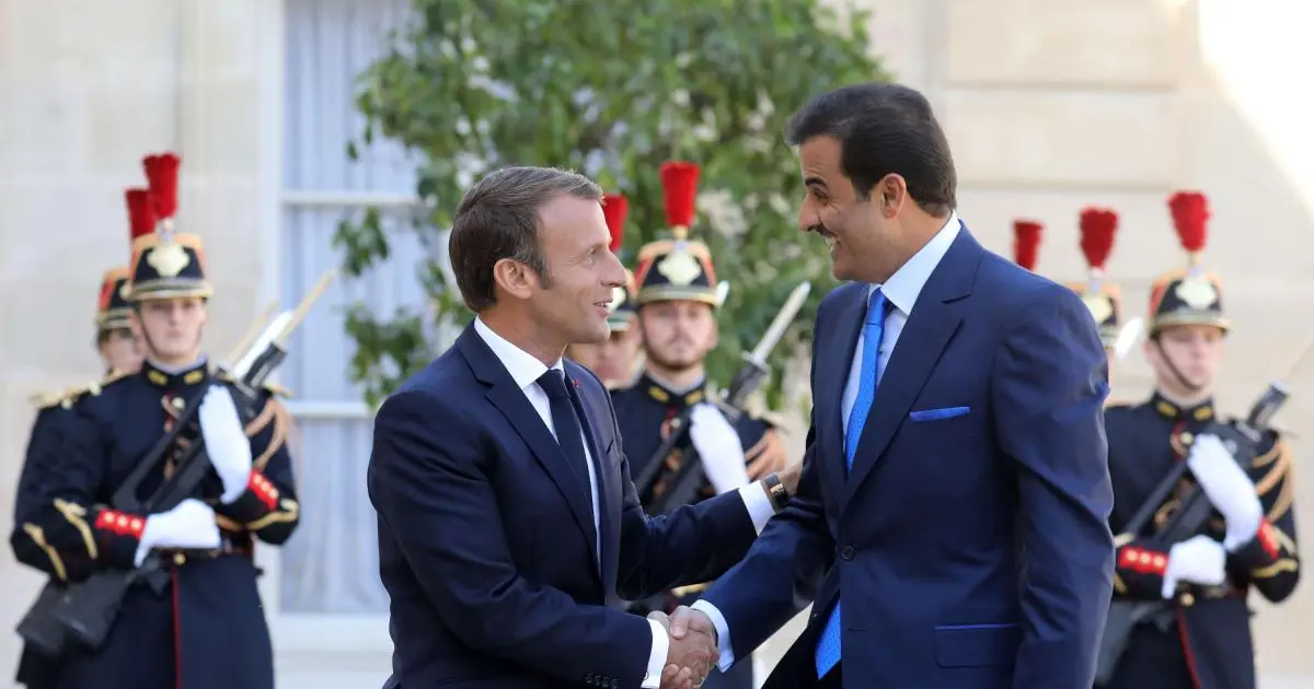 أمير قطر والرئيس الفرنسي يبحثان تطورات الملف الإيراني