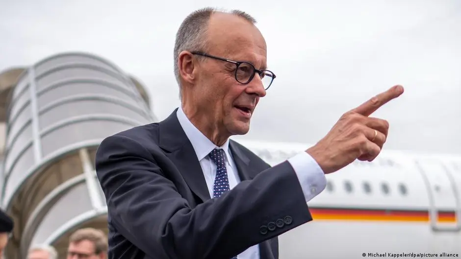 "رحلات عمياء"…عندما ينقطع الإنترنت عن المستشار الألماني