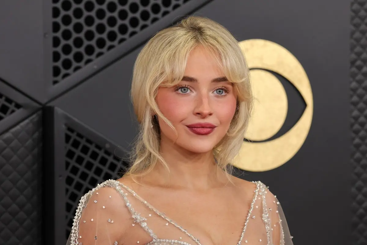 أجمل صيحات مكياج اعتمدتها النجمات في حفل جوائز غرامي 2026