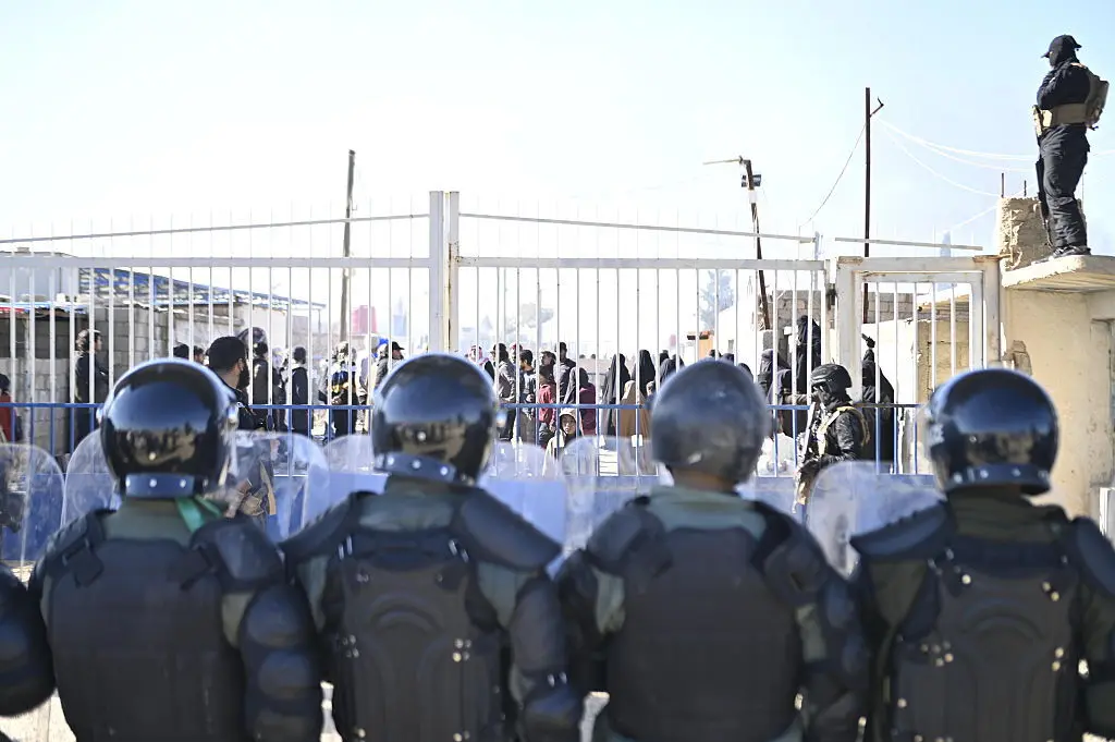 القضاء العراقي يباشر التحقيق مع الآلاف من عناصر "داعش" كانوا محتجزين في سوريا