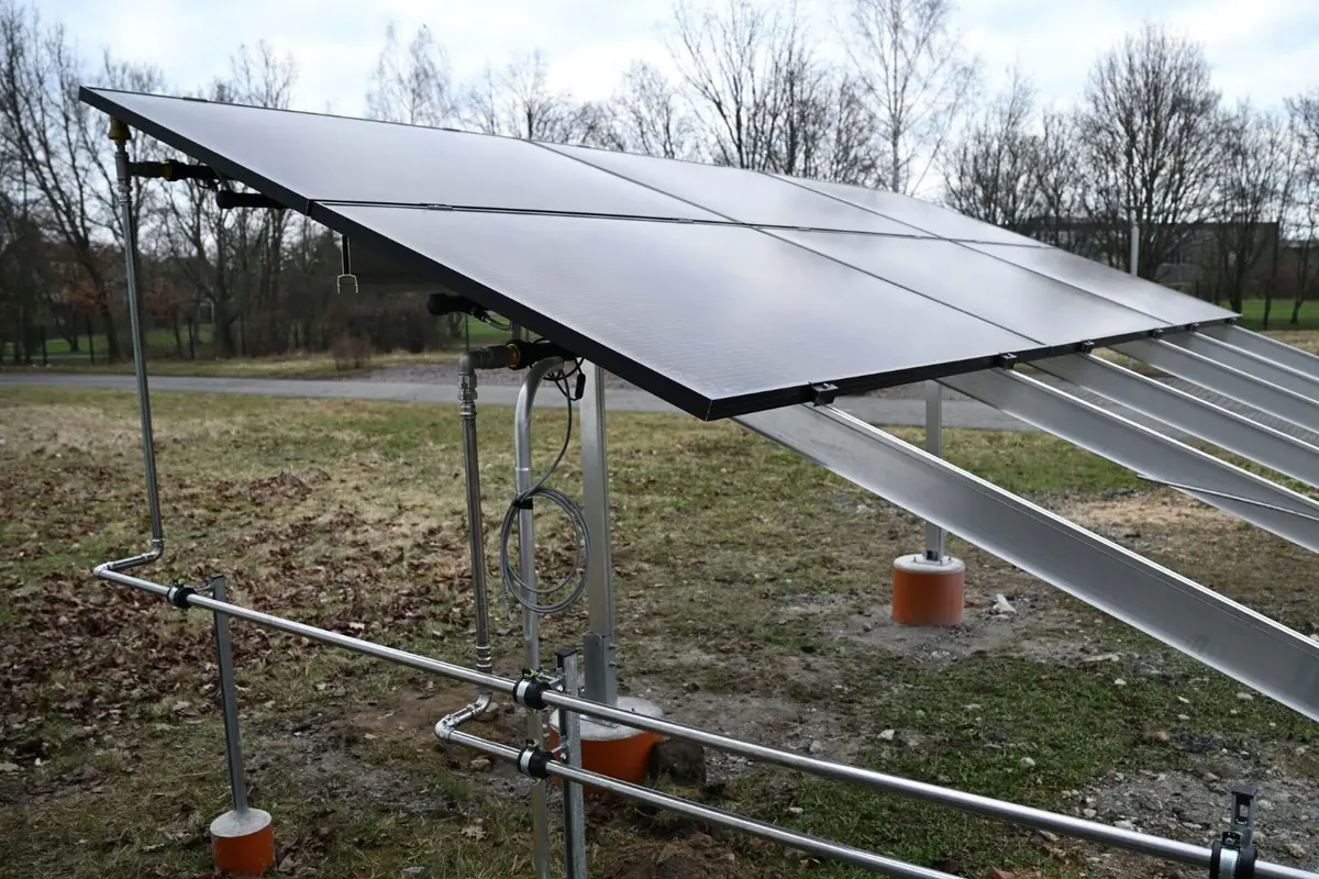 كفاءة ألواح الطاقة الشمسية تشهد تطورًا.. تقنيات تخفض التكاليف (تقرير) - الطاقة