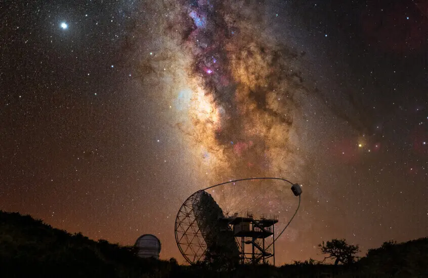 اكتشاف مصدر نبضات كونية غامضة تتكرر بوتيرة غير مسبوقة