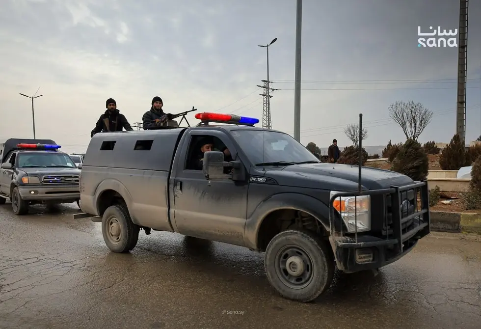 قوى الأمن الداخلي السورية تدخل مدينة الحسكة تنفيذا للاتفاق المبرم مع "قسد" (فيديوهات)