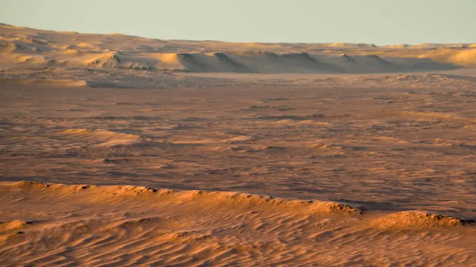 اكتشاف دلائل على مياه مستقرة وأنظمة جوفية قديمة في فوهة جيزيرو المريخية