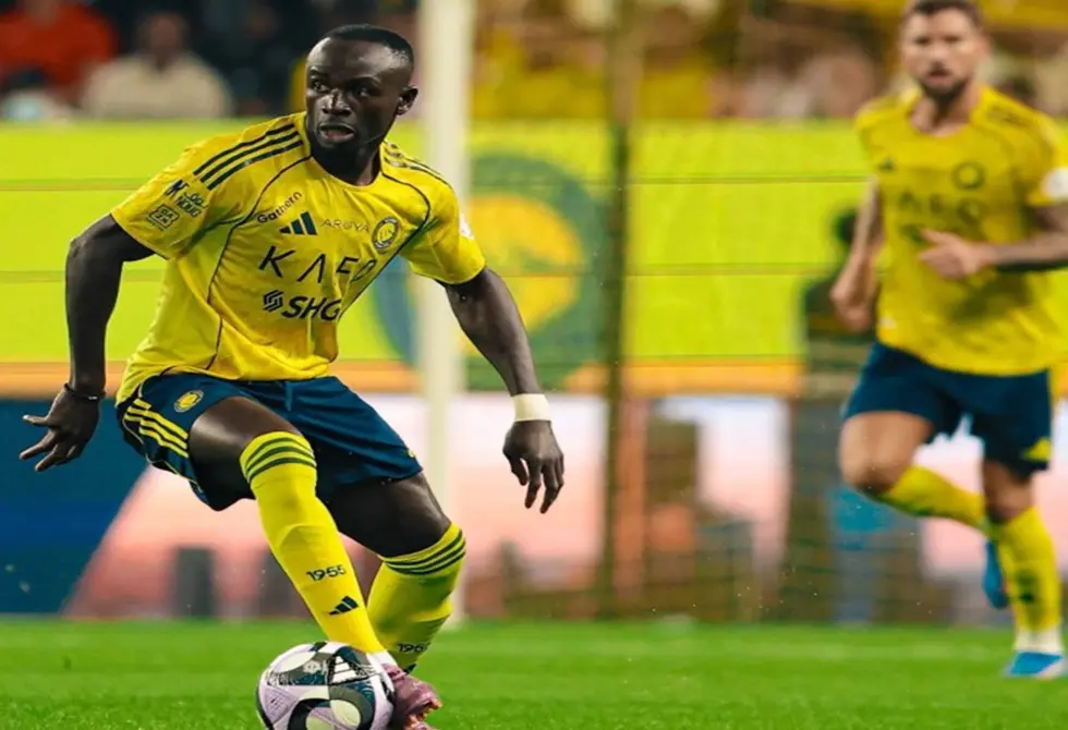 النصر يهزم الرياض ويعتلي صدارة الدوري السعودي