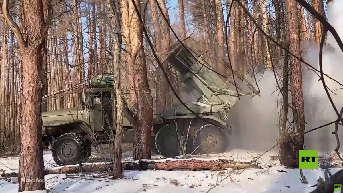 مشاهد لتدمير راجمات "غراد" روسية معاقل أوكرانية في خاركوف