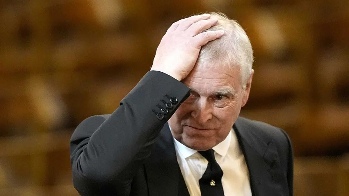 تورط ملكي جديد.. كيف سهل شقيق الملك تشارلز هبوط طائرة إبستين في قواعد تابعة لسلاح الجو البريطاني؟